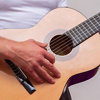 Musizieren im Familienzentrum Gitarre
