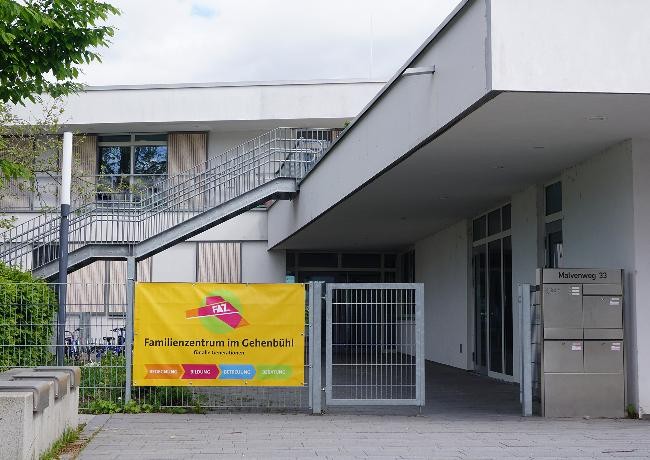 Eingang zum Familienzentrum